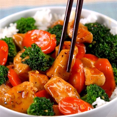 Heat 1 tablespoon of oil in a large skillet. Honey Garlic Chicken Stir-Fry | Recipe | Honey garlic ...