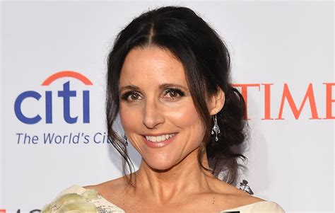 Julia Louis Dreyfus Celebrates Sons Basketball Win With Elaines