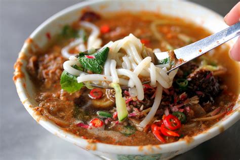Pasar air itam asam laksa had a thick flavorful broth with the right amount of spiciness that keeps you wanting more. 5 Must-Try Hawker Food in Penang