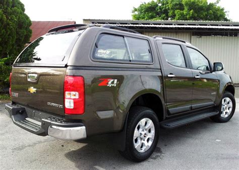 I see your 52 chevy colorado 4x4 and raise you a colorado. Top Up 4x4 Centre: Chevrolet Colorado