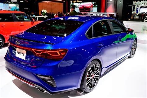 The 2019 kia forte is completely redesigned, and the changes are dramatic enough to warrant greater consideration by a much wider audience. 5 Sebab Kenapa Anda Perlu Memiliki Kia Forte 2019 Terpakai