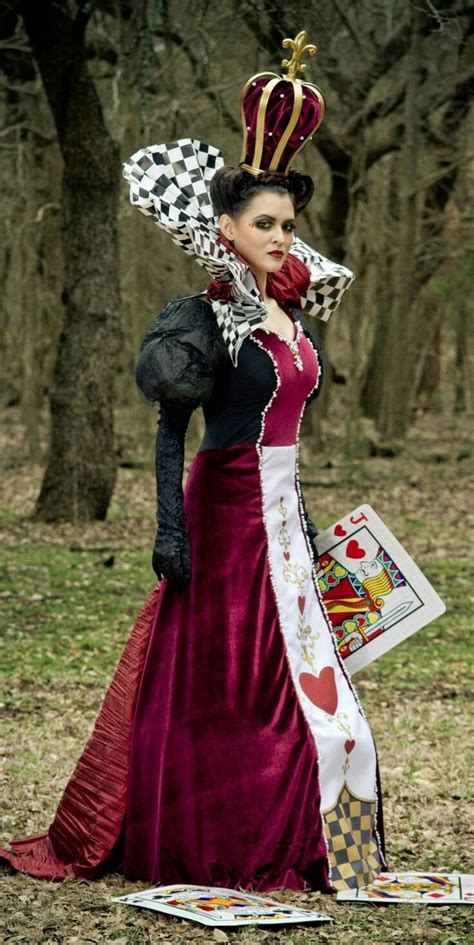 Pin By Rebecca Diaz On Downthebleepingholeagain Queen Of Hearts