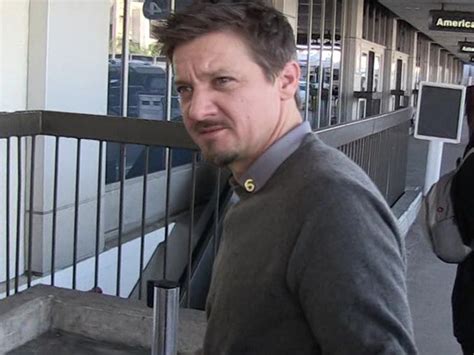 jeremy renner s chest collapsed torso crushed by plow according to 911 call