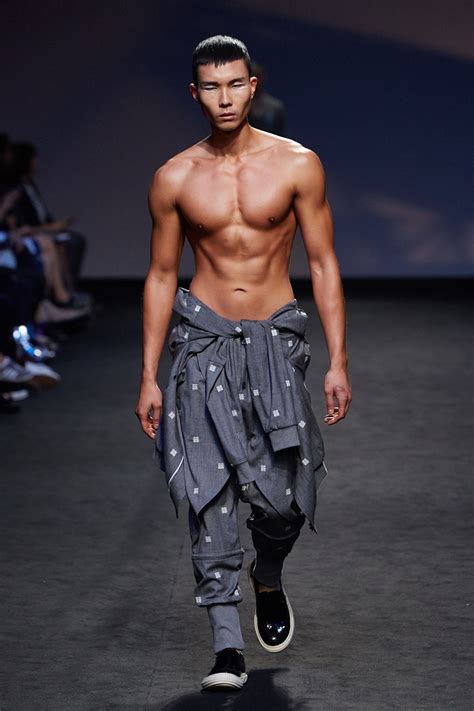 D Gnak Seoul Spring Fashion Show Asian Men Fashion Asian Male Model Seoul Fashion Week