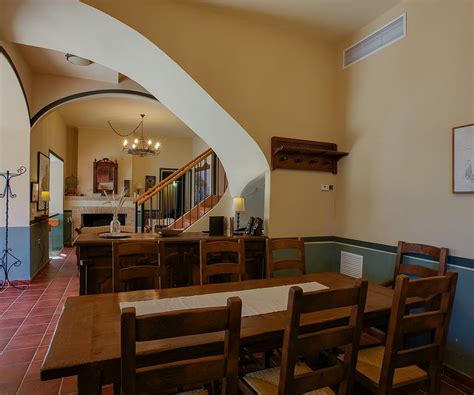 Desde hacer escalada en impresionantes otra opción son los alojamientos rurales que ofrece el restaurante la perdiz, que puedes consultar aquí. Hospedería Rural Casas Nuevas - Sierra Espuña