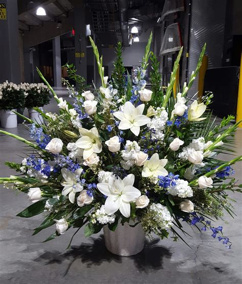 Blue And White Arrangement In Yorba Linda Ca Everblooming Floral And T