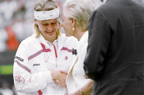 Jana Novotna Remembered For Tears Of Sadness And Then Joy At Wimbledon Dies At 49 The Denver
