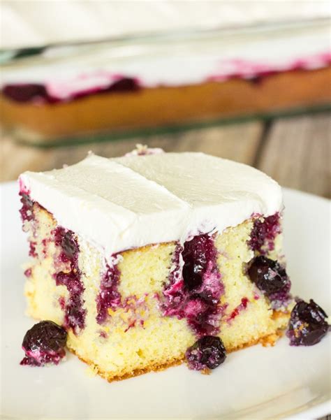This cake might look complicated, but it couldn't be easier. 25 amazing poke cake recipes - My Mommy Style