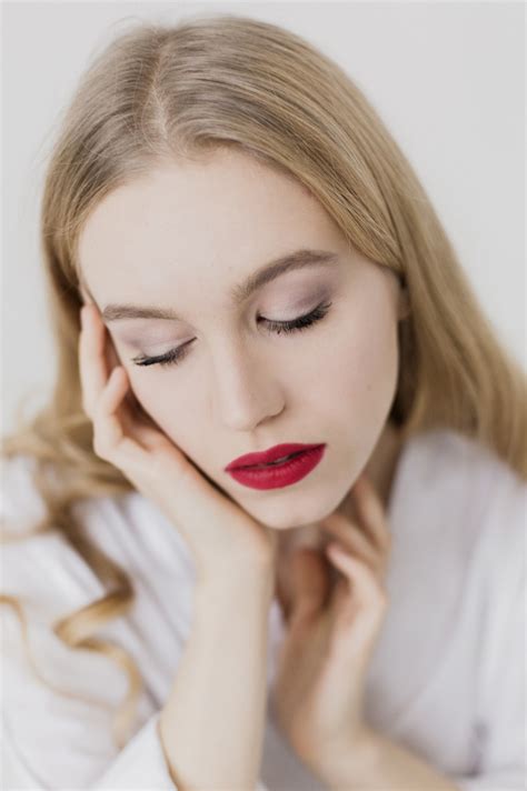 For a more wavy look, finish with a rope braid first. How to make your hair wavy this Christmas | HireRush