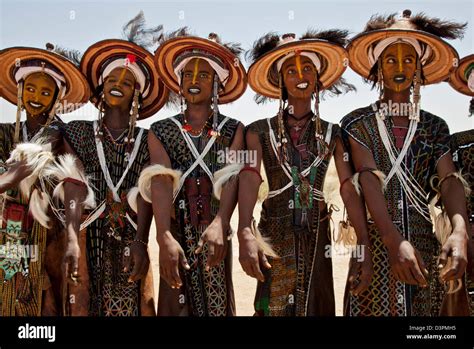 Wodaabe Nomads Dancing At Gerewol Festival Hi Res Stock Photography And