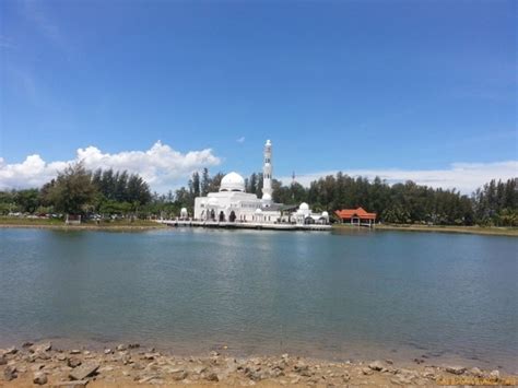 Selamat datang ke masjid abidin(masjid negeri) kuala terengganu. masjid-putih-kuala-ibai - LIBUR