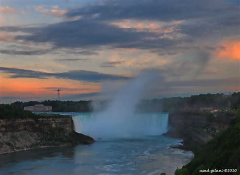Niagara Falls Sunset Sitting Next To Niagara Falls And Wat Flickr