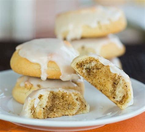 From chocolate chip to peanut butter to oatmeal, these cookies bring all of the flavor without the addition of either way, there are so many amazing recipes on this list of 21 cookie recipes without butter that you should try. Italian Walnut Pillow Cookies | Recipe | Cookie recipes ...