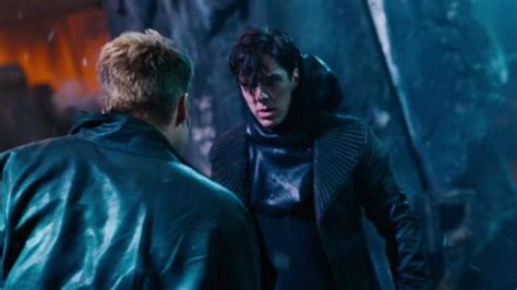 Le Manteau De Khan Benedict Cumberbatch Dans Star Trek Into Darkness Spotern