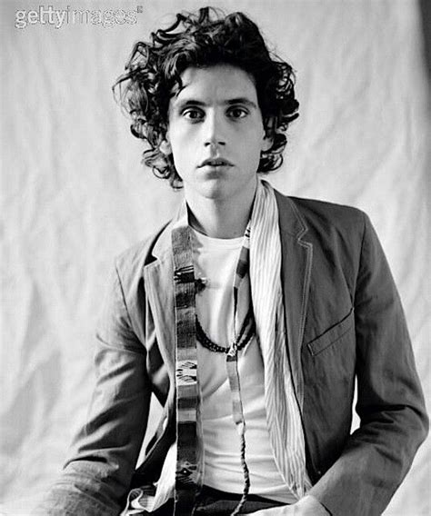 Long live the golden donkey. Mika is my favorite singer right now!! ️ ️ ️ | Chanteur, Mika, Auteur compositeur