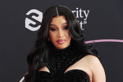 Cardi B Downplays Rap Foes For Not Calling Her Out By Name In 2022