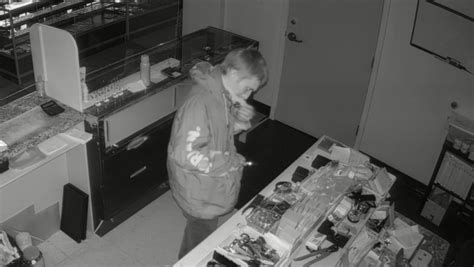 Nanaimo Rcmp Searching For Man Following Jewelry Store Break In Ctv News