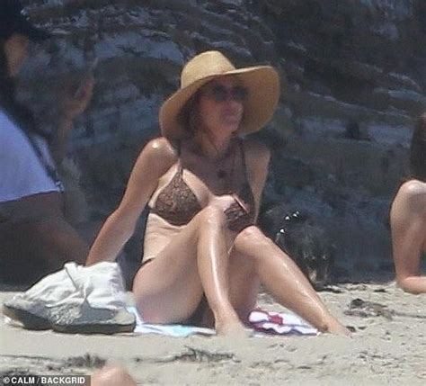 Kristen Wiig 49 Shows Off Her Toned Bikini Body On The Beach In