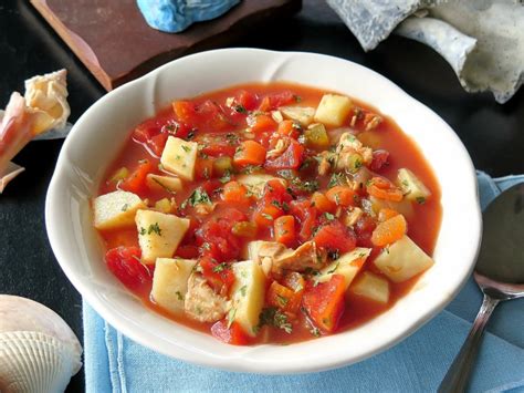 After that, it's a wild, wild clam chowder country out there. Manhattan Clam Chowder #SundaySupper