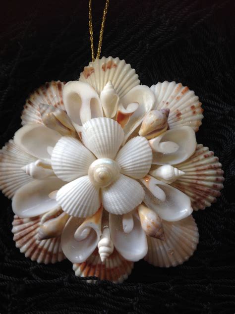 Pin By Maria Elena On Seashell Art Seashell Christmas Ornaments Seashell Crafts Shell Crafts