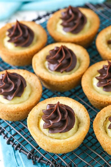 A rich dark chocolate drizzle sits on top of the creamy vanilla oats, filling your taste buds with cozy yet decadent flavors in every spoonful. Boston Cream Pie Cookie Cups | Recipe | Boston cream pie ...
