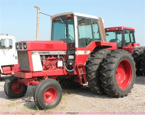 1976 International 1086 Tractor In Duncan Ok Item K8776 Sold