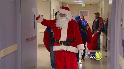 Santa Claus Visits Kids At Fresno Hospital Abc30 Fresno