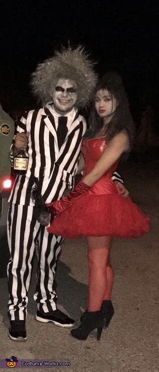 Lydia and the maitlands celebrate the a she got on her math test; Beetlejuice and Lydia Deetz Costume - Photo 3/4