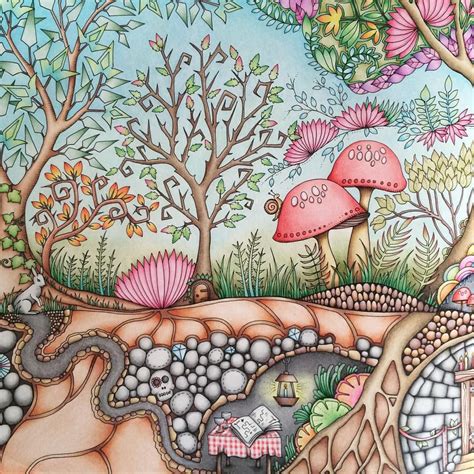 It seems to draw much of its inspiration from johanna basford's enormously popular coloring books, the secret garden and the enchanted forest. @johannabasfordfan op Instagram: "@johannabasford # ...