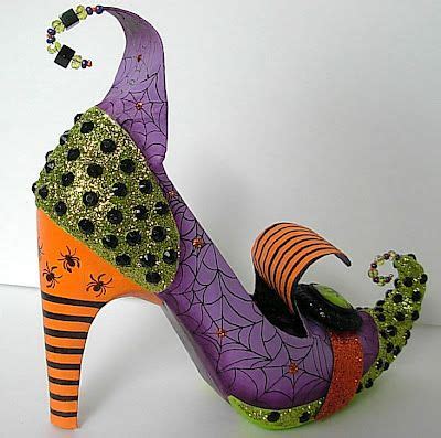 This witch shoes treats are just great! Witch shoes, Spider webs and Witches on Pinterest