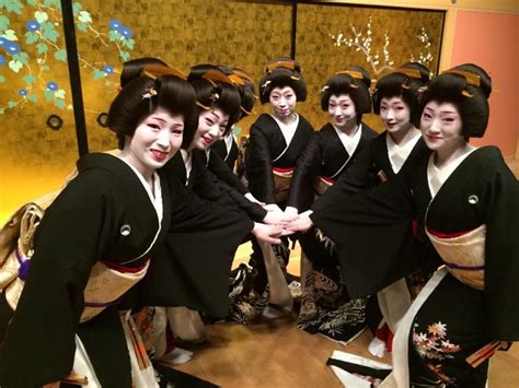 Geiko of Miyagawacho before the final dance of Kyo Odori - Satoka san ...