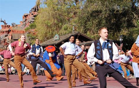News Disney Worlds Frontierland Hoedown Is Making A Comeback Disney