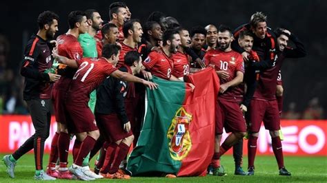 Selekcjoner reprezentacji portugalii fernando santos przedstawił listę powołanych na październikowe mecze z polską oraz szkocją (towarzysko). Portugalia este noua campioană europeană la fotbal