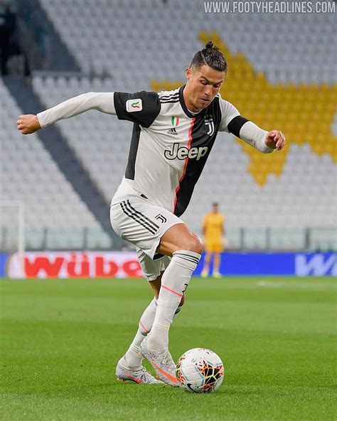 Cristiano ronaldo dos santos aveiro goih comm (portuguese pronunciation: Cristiano Ronaldo debütiert Nike Mercurial Superfly VII ...