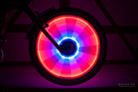 It takes only a few second to dismount it. Radlicht LED bike lights for a bicycle wheel