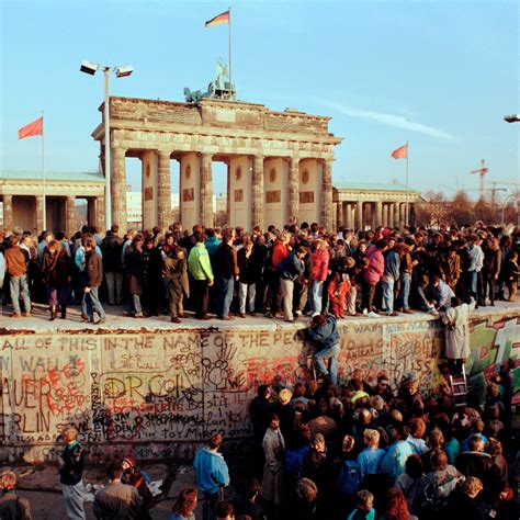 La Caduta Del Muro Di Berlino Il Riassunto E Gli Incredibili Tentativi