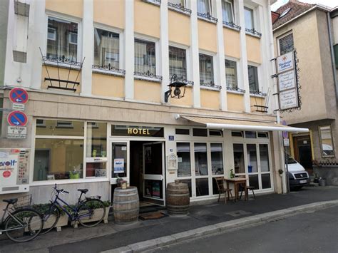 Finde hier alle informationen der jack wolfskin filiale innerer graben 42 in würzburg (97070). Würzburger Hotel und Vinothek in der Innenstadt schließen ...