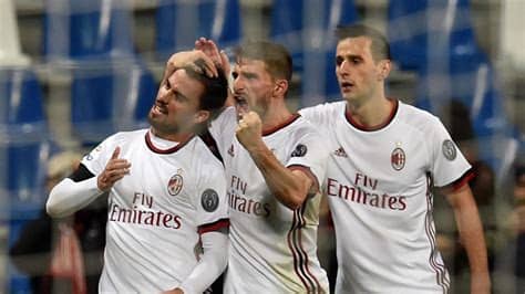 Assisted by hakan calhanoglu with a through ball following a fast break. Milan, dopo il 'brodino' Sassuolo chiarezza su Montella ...