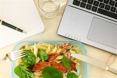 5 Times You Eat More Than You Think You Do Lunch Break Overeat Lunch