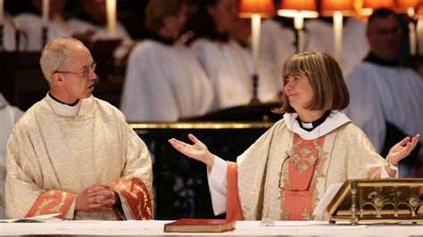 La Iglesia Anglicana Comulga Con Las Mujeres