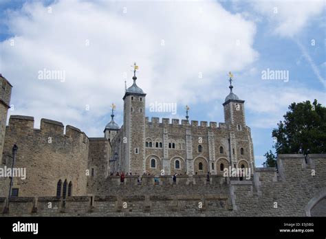 Crown Jewels Tower Of London Hi Res Stock Photography And Images Alamy