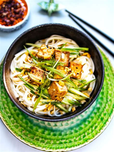 I believe that cooking and baking are an art, and i want to share my experiences with everyone in the world. Cold soba noodles with tofu and sesame sauce | K33 Kitchen ...