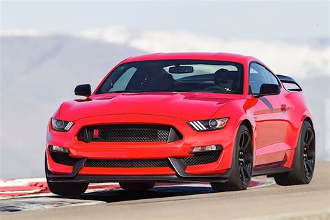Ford Mustang Shelby Gt350r Specs And Photos 2015 2016 2017 2018