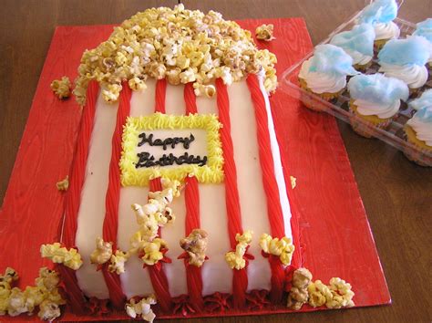 Popcorn Box Cake French Vanilla Cake Covered With Vanilla Flickr