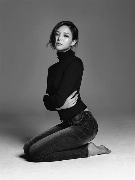 Esom Lee Som 이솜 Lee So Young 이소영 Korean Actress Fashion