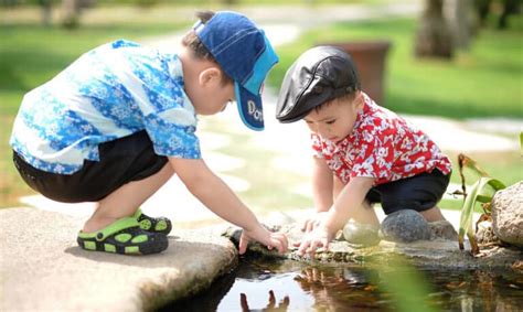 How To Encourage Your Kids To Play Outside Sharing Lifes Moments