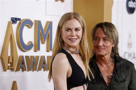 Country Music Couples Attend Cma Awards