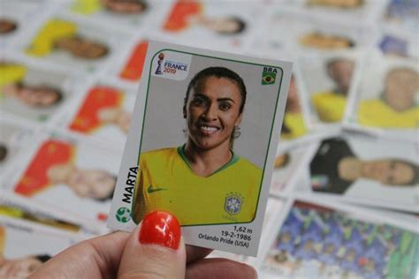 panini lança álbum de figurinhas da copa do mundo feminina uol esporte