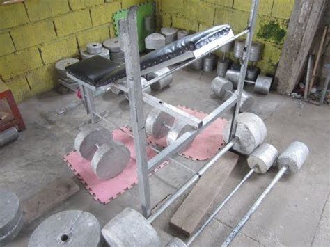 Nació con grandes aspiraciones y estamos comprometidos con poner nuestros productos en las más. Bicep workout! | Concrete weights - YouTube | Homemade gym ...