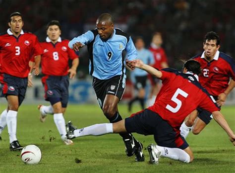 Ambas selecciones se han enfrentado en 16 oportunidades, en las que la selección de uruguay lleva una ligera ventaja con. Chile vs Uruguay - AUF
